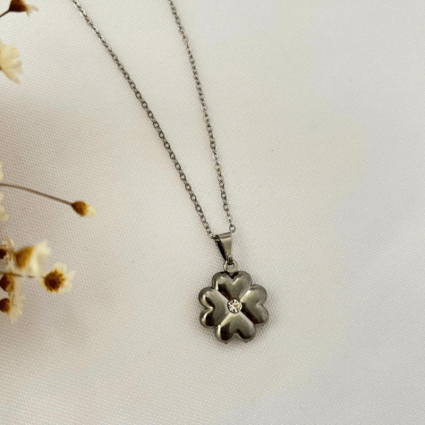 Colar Trevo com Pedrinha em Aço Inoxidável