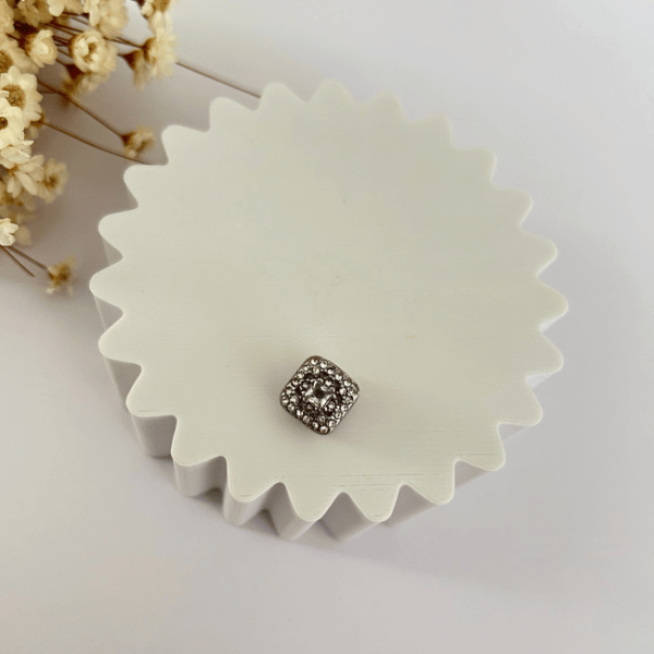 Berloque Separador Quadrado com Strass em Aço Inoxidável